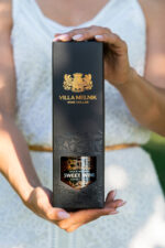 sweet wine with box