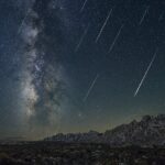 Какво представляват метеорите Персеиди? Perseid_Meteor_Shower_at_Mojave_National_Preserve_(51374983157)_(cropped)